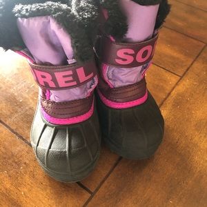 Sorel toddler boots.   Size 9